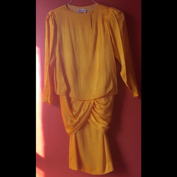 ❤️Vintage Lady France 100% Silk Yellow Dress Sz  4 - Picture 1 of 8